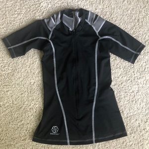 Black Medium Intelliskin short sleeve top